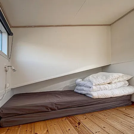 2 Bedroom Beautiful In * ヴァーイン
