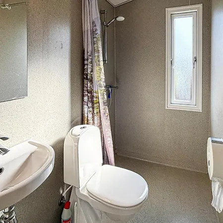 2 Bedroom Beautiful In 別荘 ヴァーイン